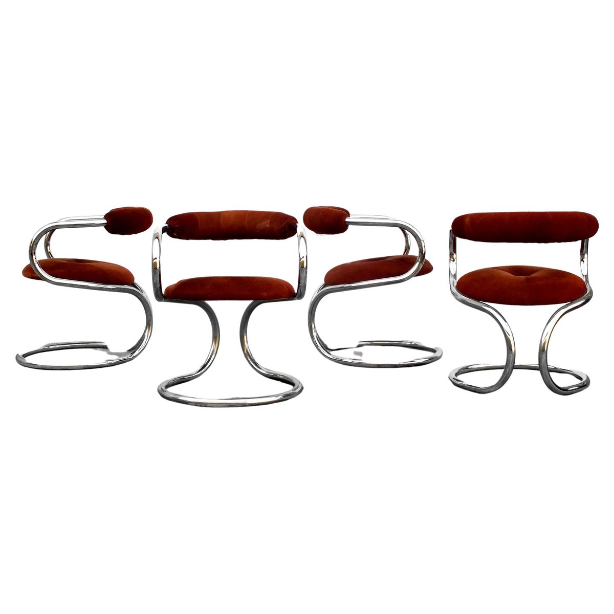 Les années 70 italiennes : chrome, verre fumé, lumière chaude — illustration 2