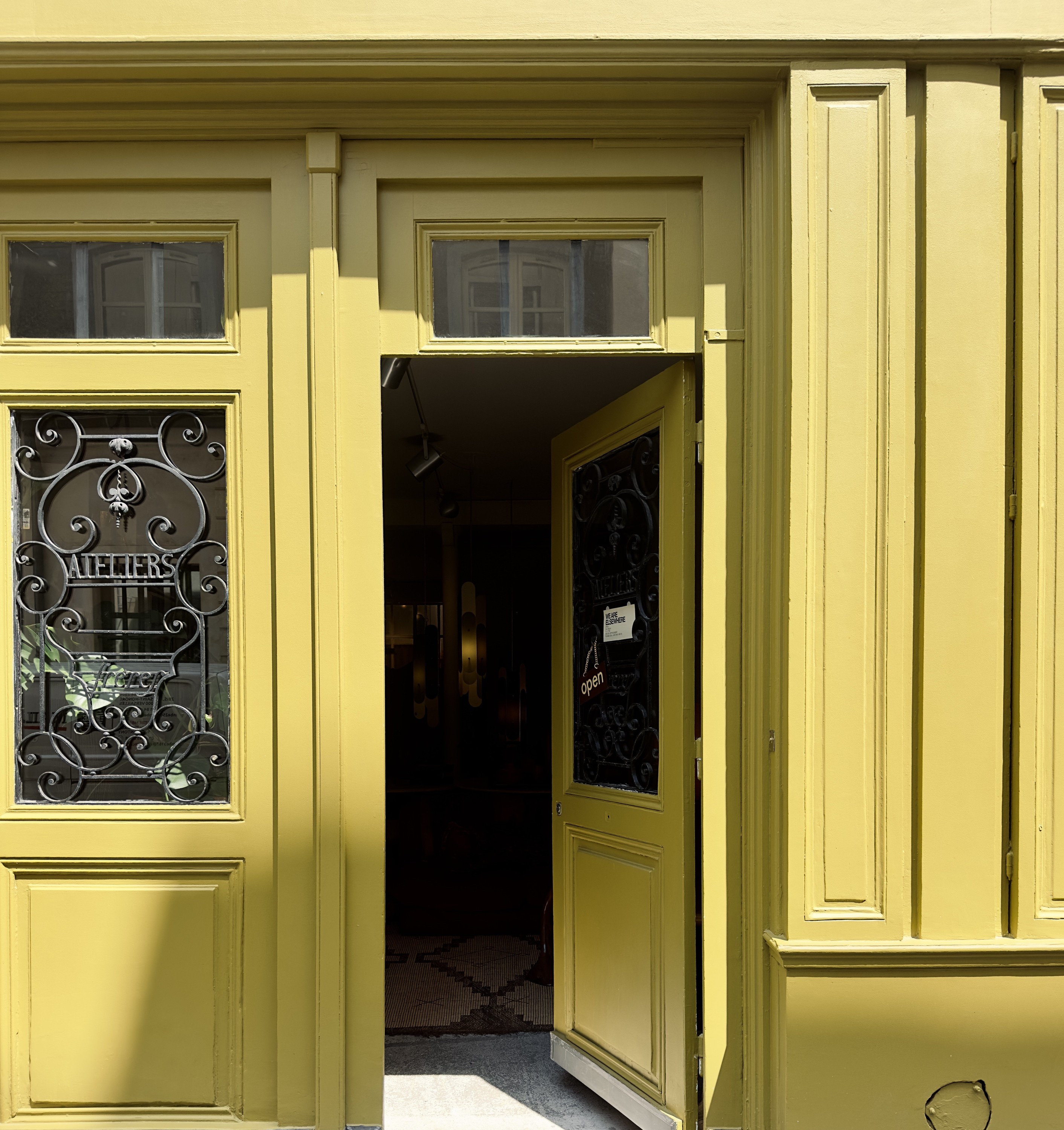 Arrogant Verneuil: a shop out front, a gallery at the back, and they live in between — Beyit Magazine