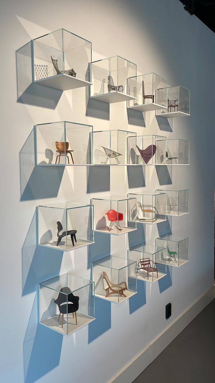 Collectionner, mode d'emploi : vitrine, étagère, mur, plateau — illustration 3