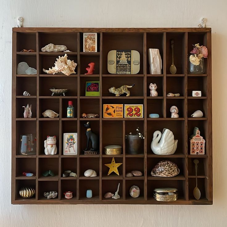 Collectionner, mode d'emploi : vitrine, étagère, mur, plateau — illustration 12