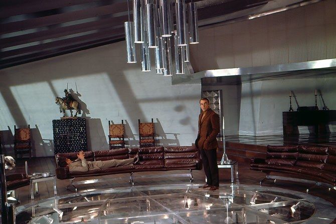Les repaires modernistes des méchants de James Bond — illustration 2
