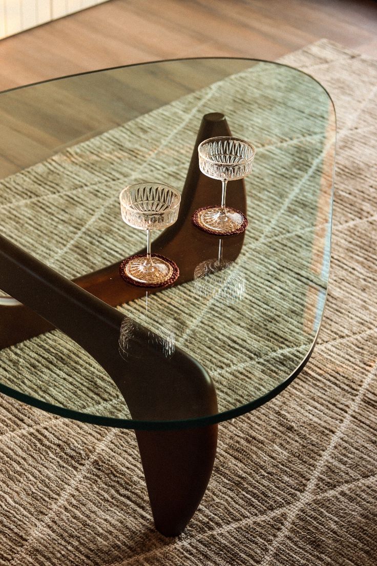 Noguchi Coffee Table : la sculpture et ses contrefaçons — illustration 3