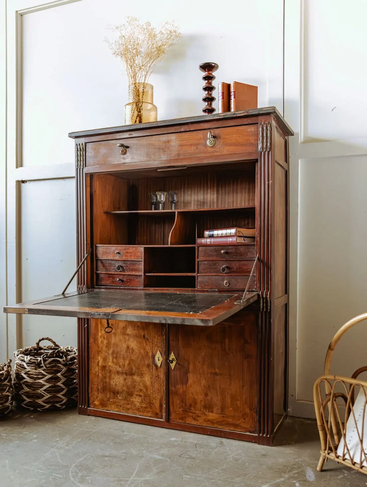 The Secretary Desk: From 1960s Scandinavian to the Antique Model — Beyit Magazine