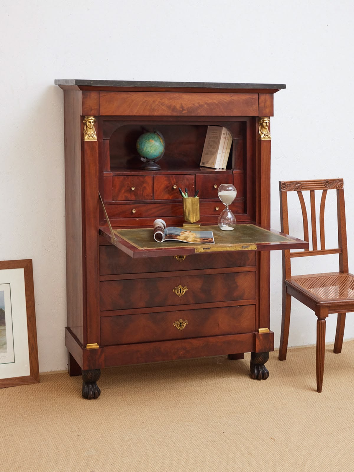 Le secrétaire : du scandinave des années 60 au meuble ancien — illustration 4
