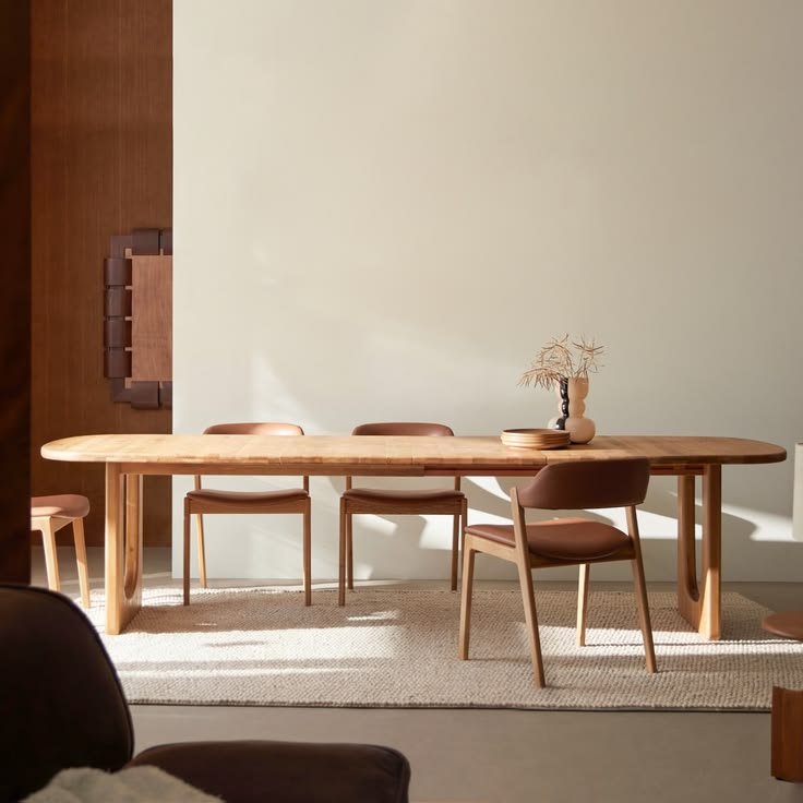 The Extending Table: Choosing Well, from Mechanism to Top — couverture article Beyit Magazine