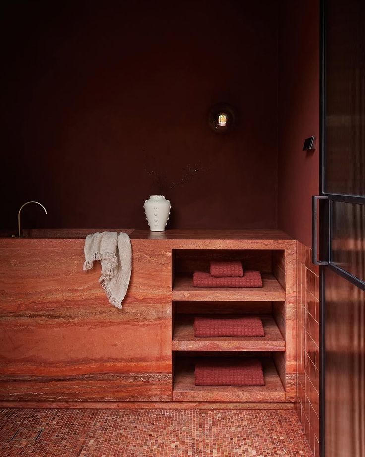 Travertine: Why the Roman Stone Is Everywhere (and How to Choose It) — couverture article Beyit Magazine