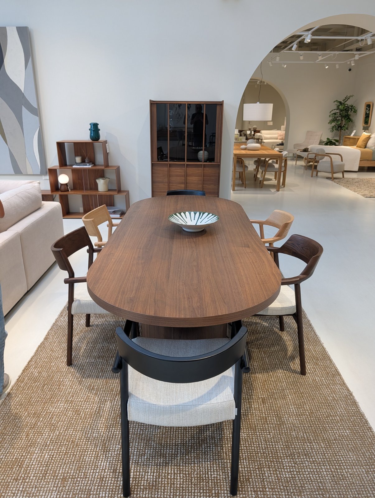 Noyer Scandinave Minimaliste — intérieur style Japandi sur Beyit